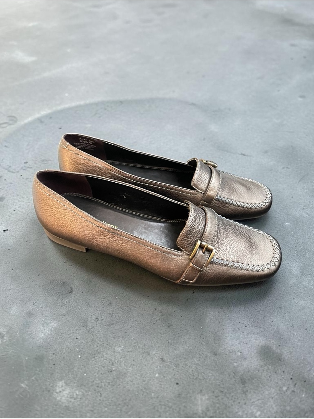 Naturalizer Pixie Metallic Pewter Leather Driving Moc Loafers Buckle Slip On